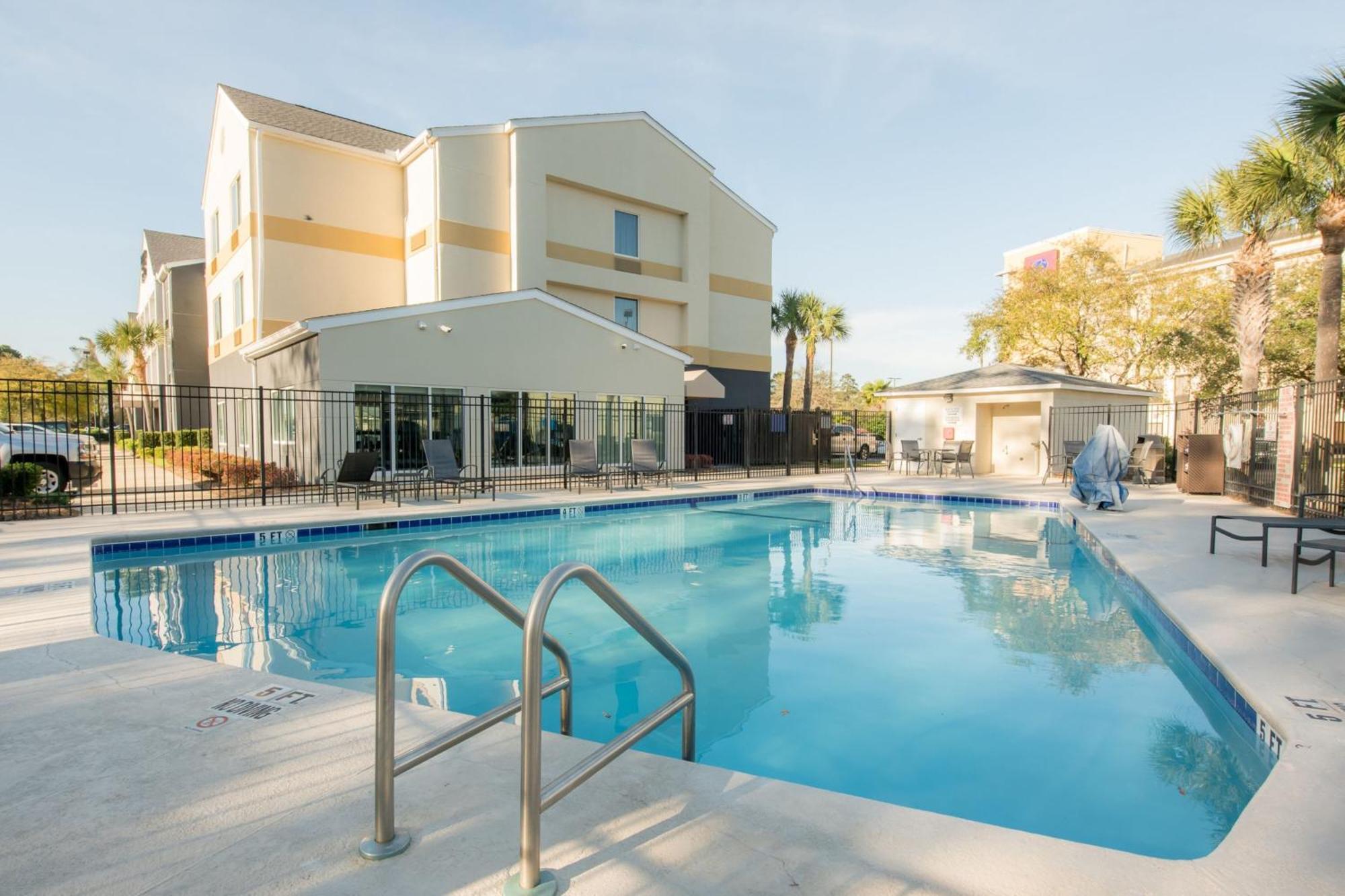 Fairfield Inn Suites Brunswick Esterno foto